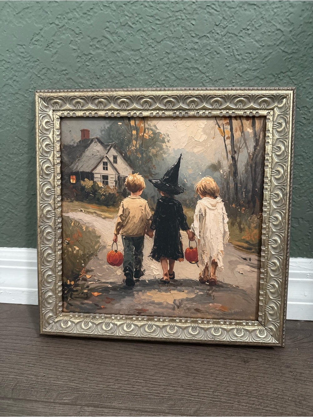 Petal Lane Halloween Trick or Treaters picture
